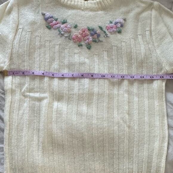 Vintage 60s 70s Dayne Taylor Vintage Floral Embroidered Crew Neck Knit Sweater - Picture 6 of 7